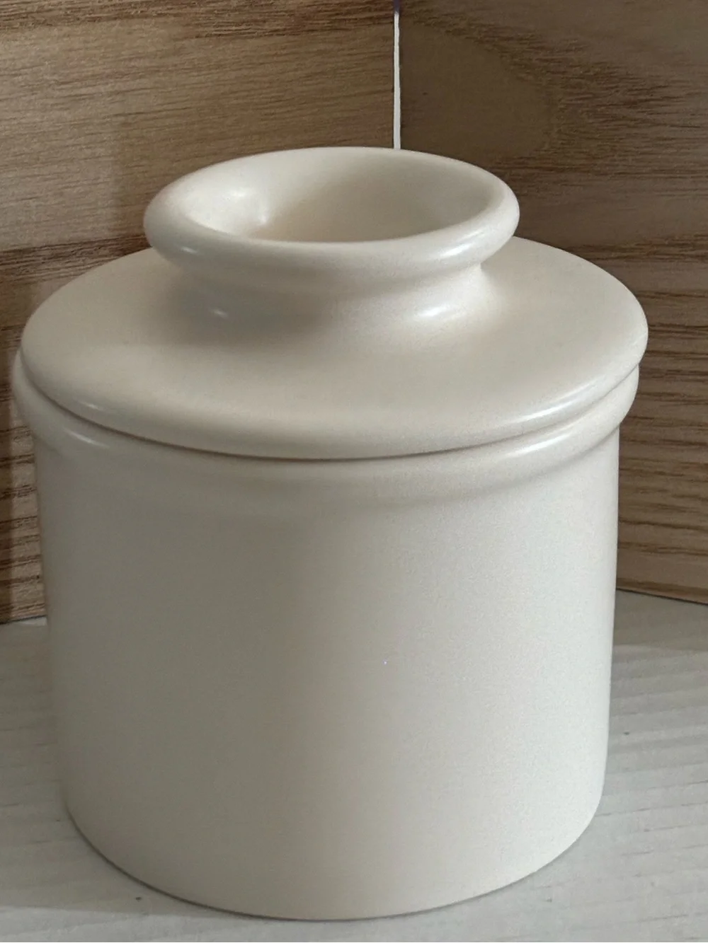 Classic White by Butter Bell Crock New w/no box